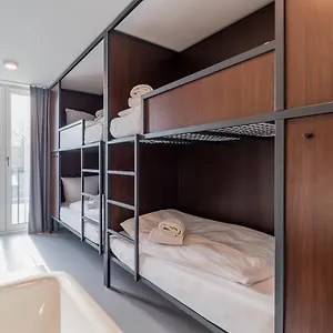  Hostel Nena